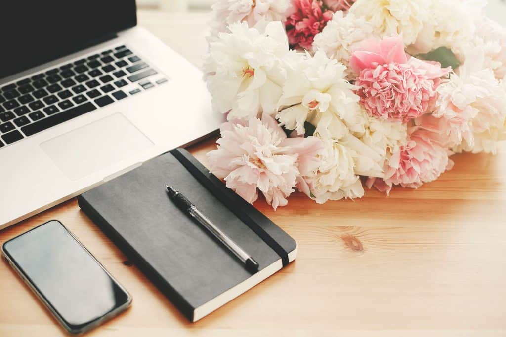 Wedding Venue Ads: The 3 Types + Best Platforms for Consistent Inquiries 1